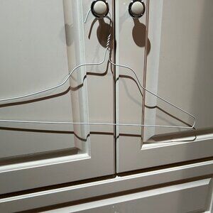 WHITE WIRE HANGERS ( 125)